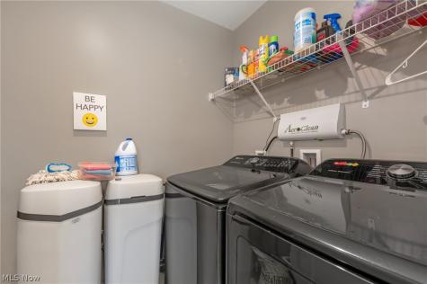 203 Hidden Cove Amherst OH 44001