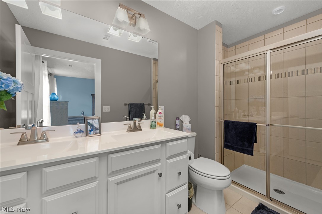 203 Hidden Cove Amherst OH 44001