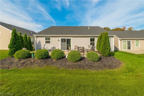 203 Hidden Cove Amherst OH 44001