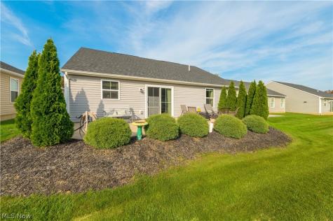 203 Hidden Cove Amherst OH 44001