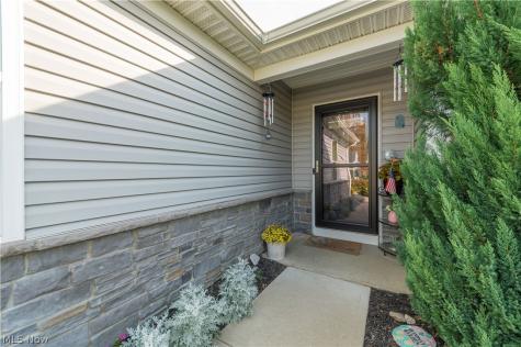 203 Hidden Cove Amherst OH 44001