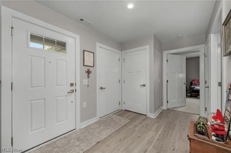 203 Hidden Cove Amherst OH 44001