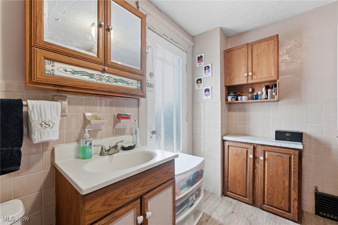 2240 12th Street SW Akron OH 44314