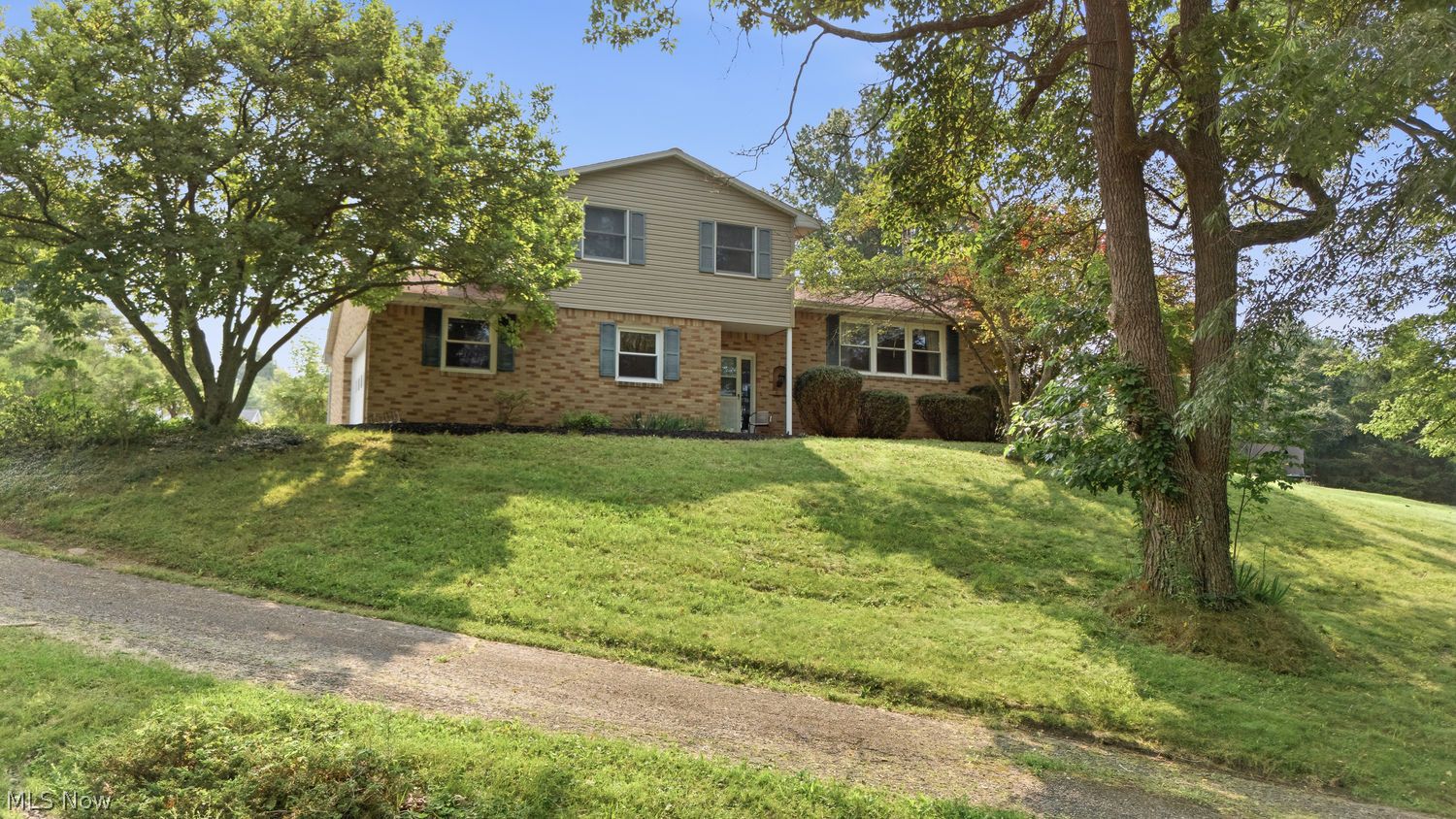 11251 NE Lynwood Drive NE Magnolia OH 44643