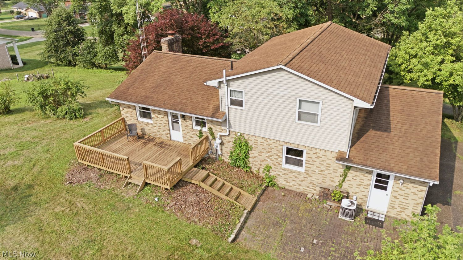 11251 NE Lynwood Drive NE Magnolia OH 44643