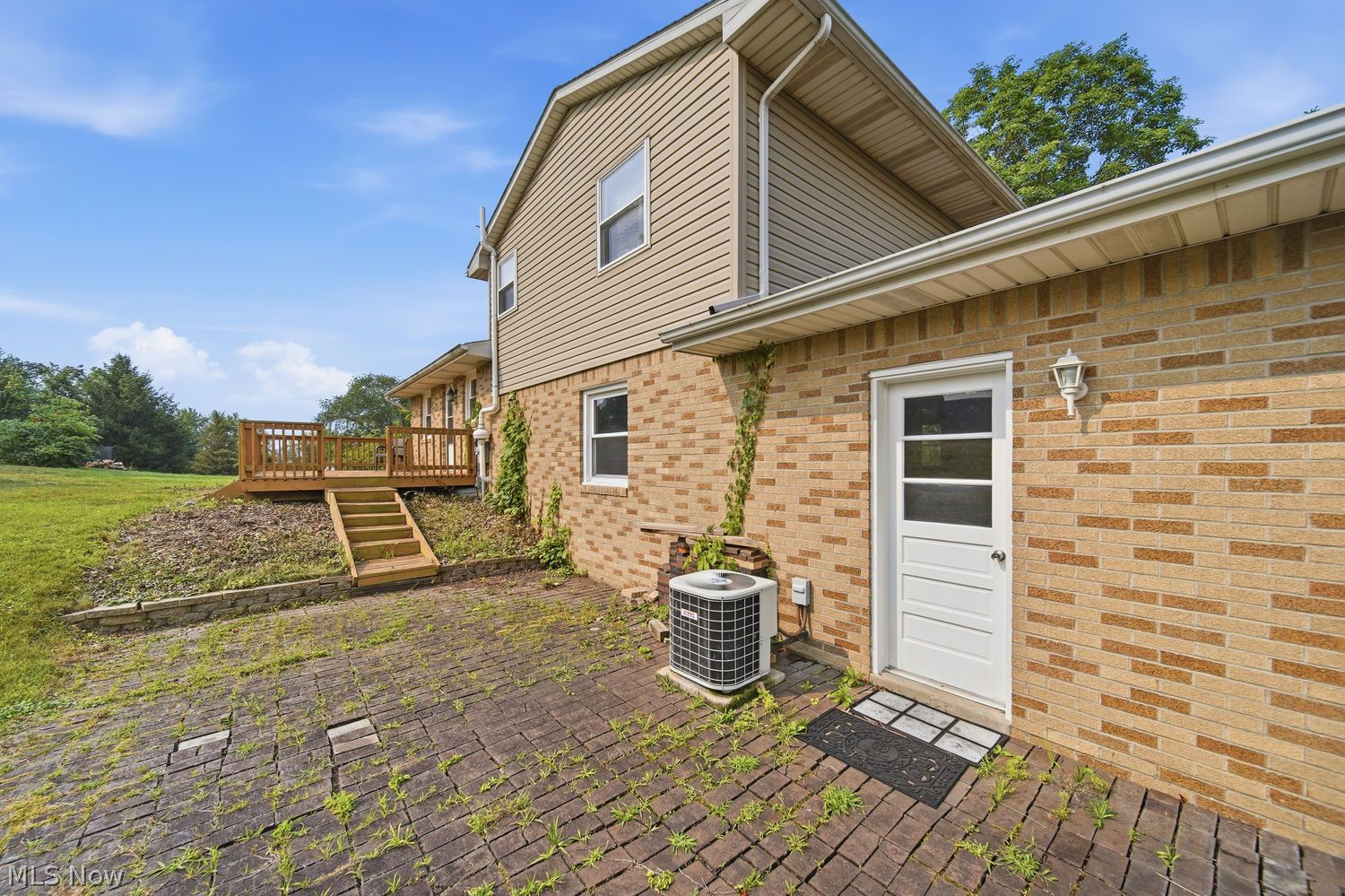 11251 NE Lynwood Drive NE Magnolia OH 44643