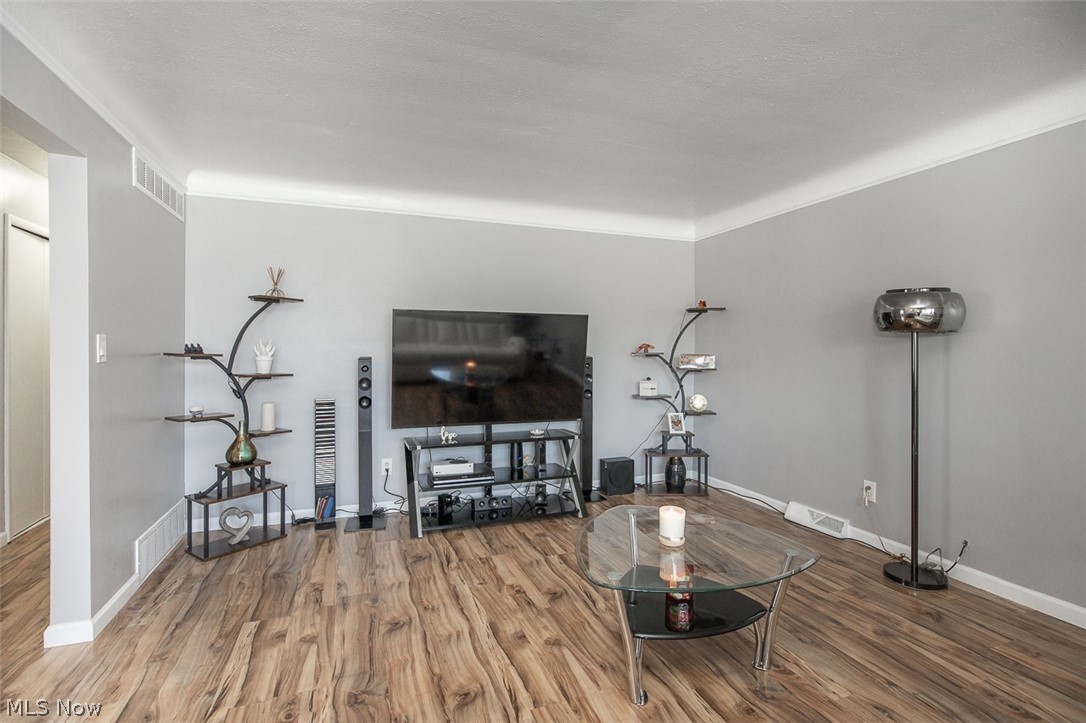 1114 Homestead Road South Euclid OH 44121