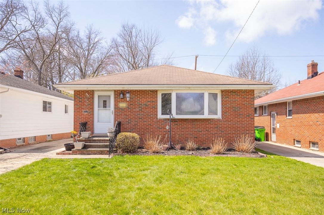 1114 Homestead Road South Euclid OH 44121