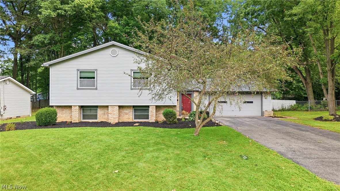 1159 Timbercrest Youngstown OH 44505