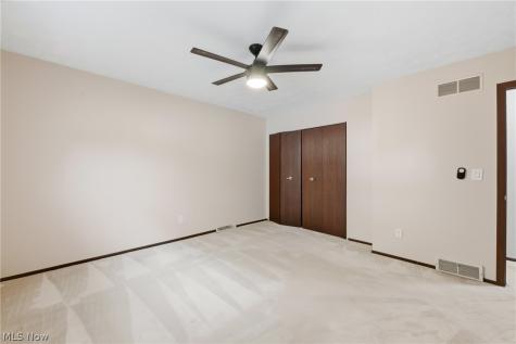 1159 Timbercrest Youngstown OH 44505