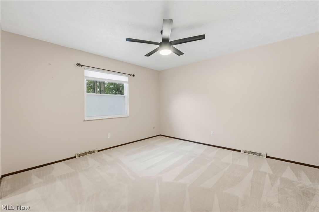 1159 Timbercrest Youngstown OH 44505