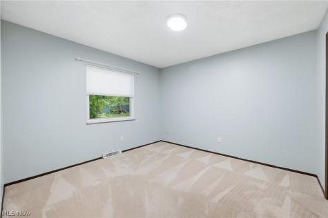 1159 Timbercrest Youngstown OH 44505