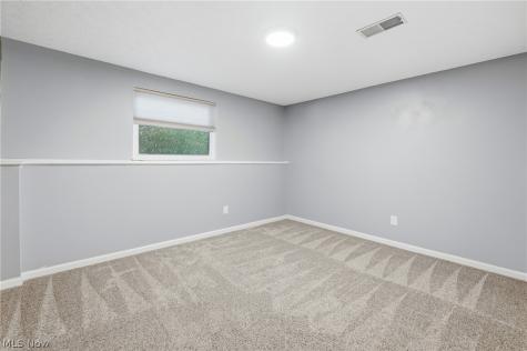 1159 Timbercrest Youngstown OH 44505