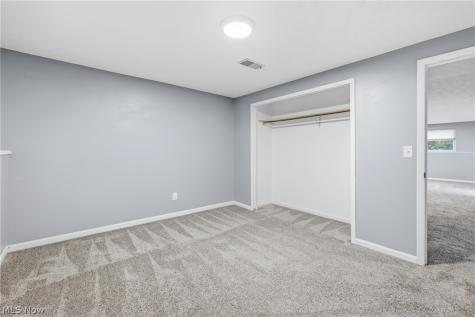 1159 Timbercrest Youngstown OH 44505