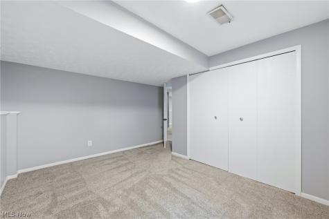 1159 Timbercrest Youngstown OH 44505