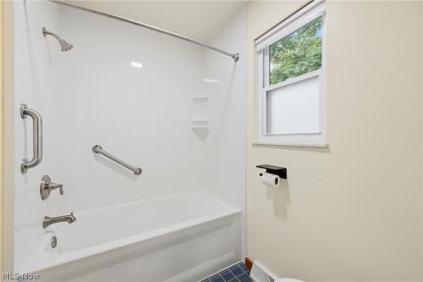 1159 Timbercrest Youngstown OH 44505