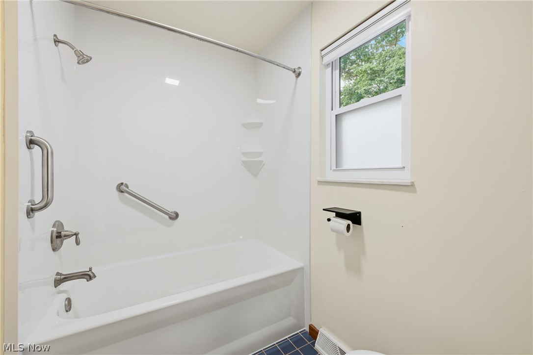 1159 Timbercrest Youngstown OH 44505