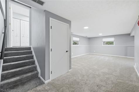 1159 Timbercrest Youngstown OH 44505