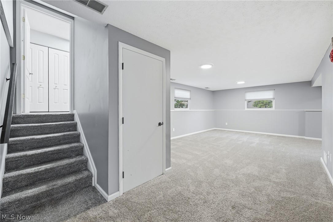 1159 Timbercrest Youngstown OH 44505