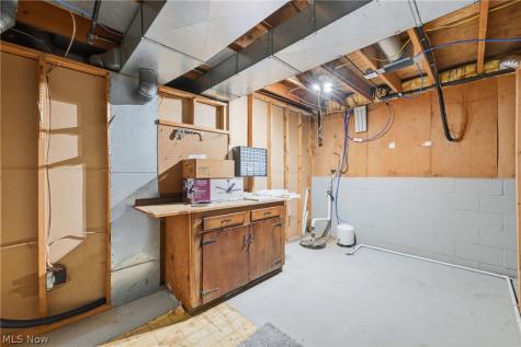 1159 Timbercrest Youngstown OH 44505
