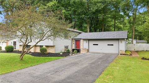 1159 Timbercrest Youngstown OH 44505