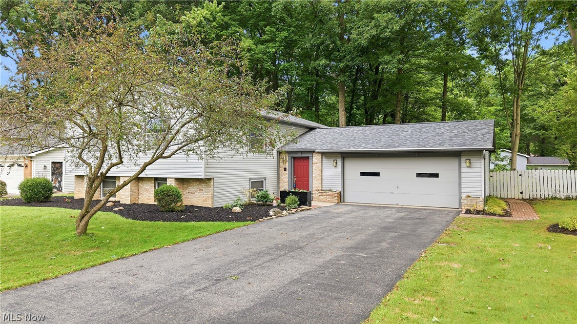 1159 Timbercrest Youngstown OH 44505