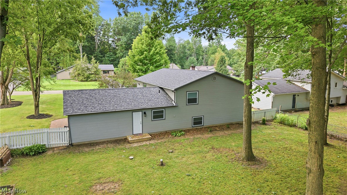 1159 Timbercrest Youngstown OH 44505