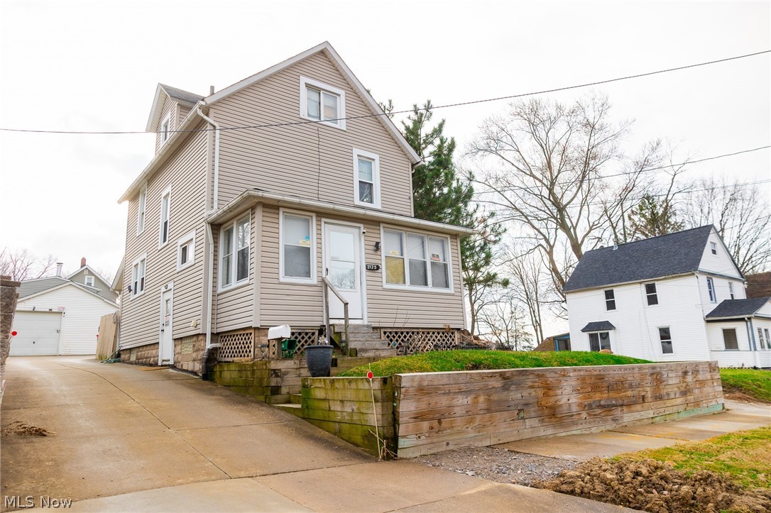 2125 10th Street SW Akron OH 44314