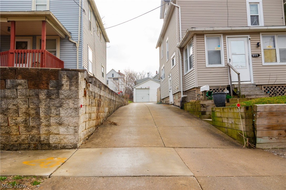2125 10th Street SW Akron OH 44314