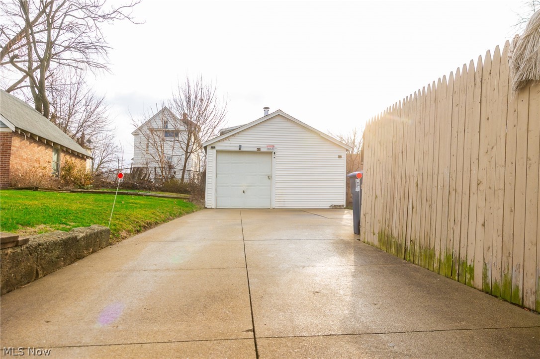 2125 10th Street SW Akron OH 44314
