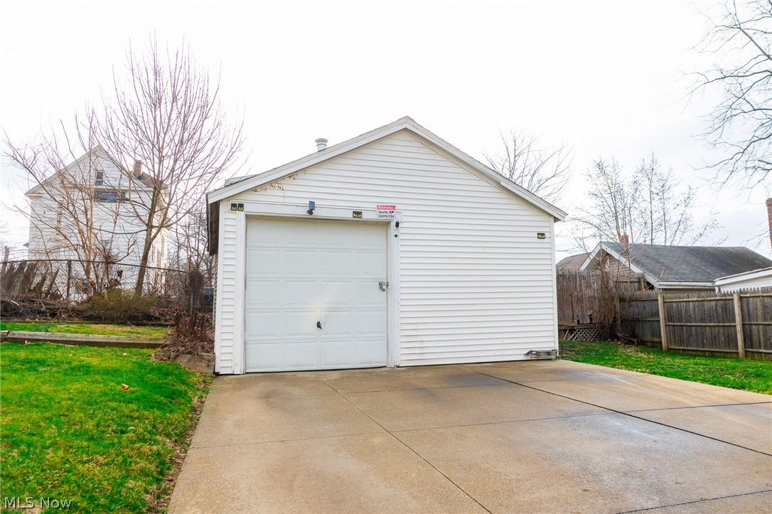 2125 10th Street SW Akron OH 44314