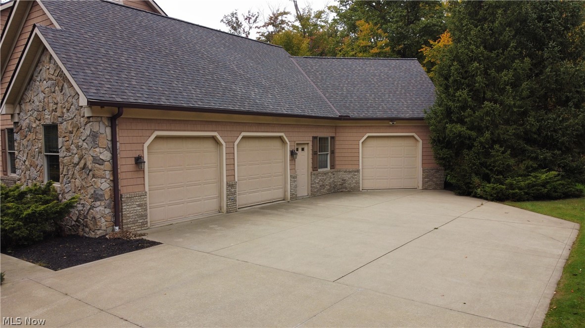 11440 Glenmora Drive Chardon OH 44024