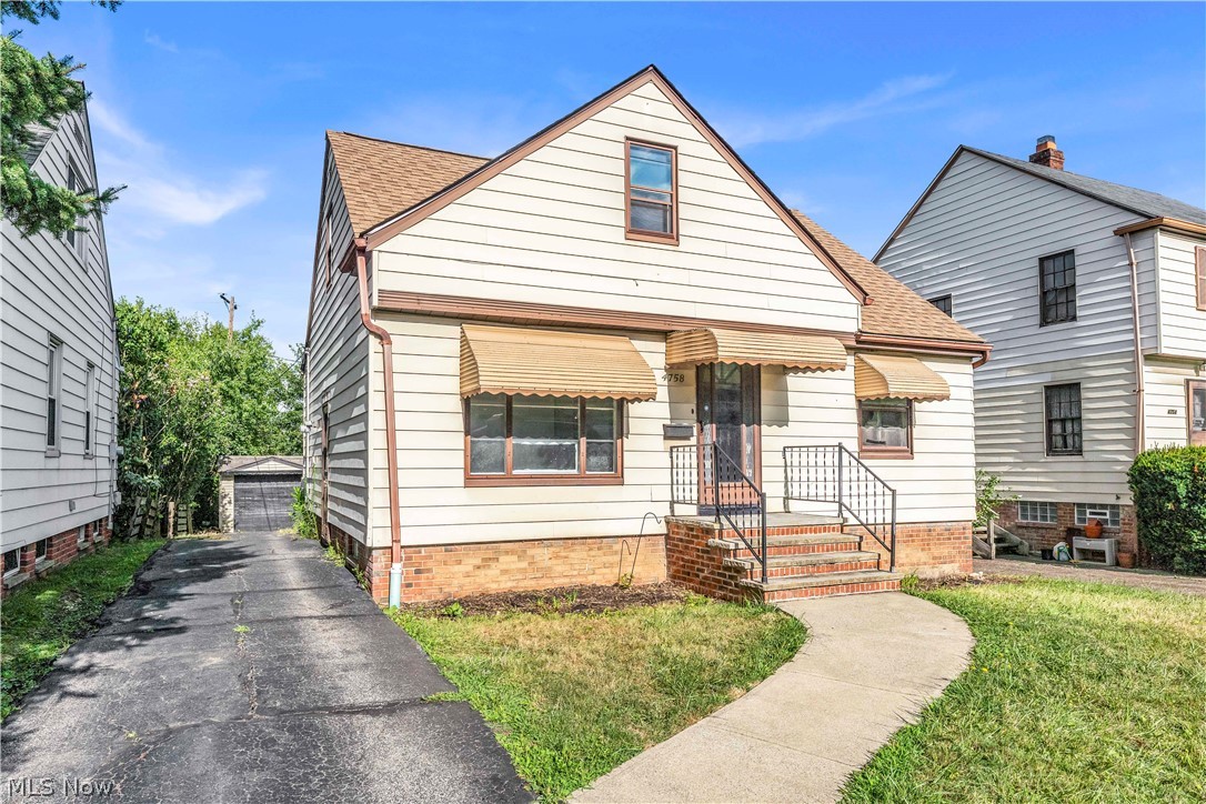 4758 E 88th Street Garfield Heights OH 44125