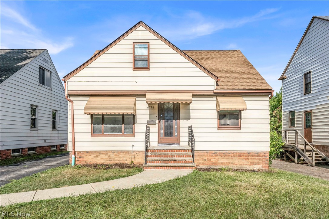 4758 E 88th Street Garfield Heights OH 44125