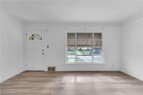 4758 E 88th Street Garfield Heights OH 44125