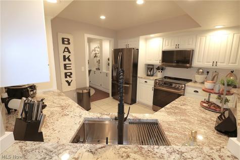 29 Stony Brook Lane Wakeman OH 44889
