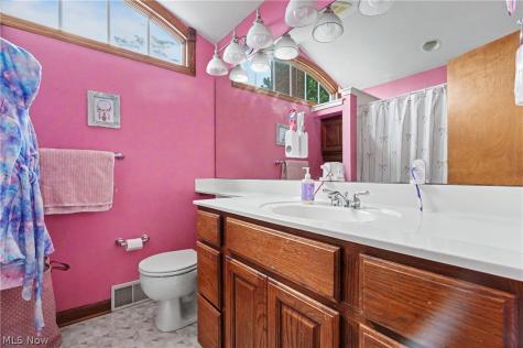 20 Washburn Road Tallmadge OH 44278