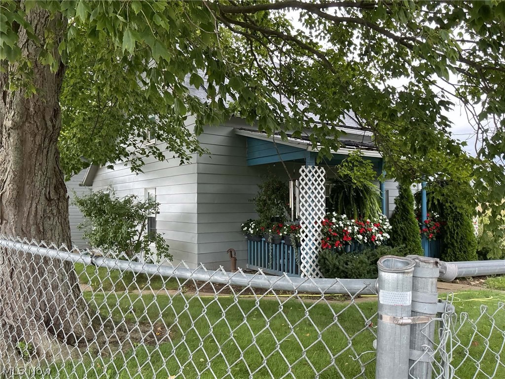 25601 County Road 367 Walhonding OH 43843