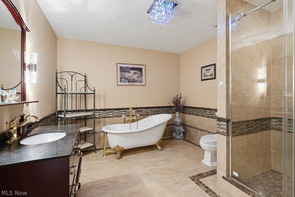 2080 Oxford Circle Hinckley OH 44233