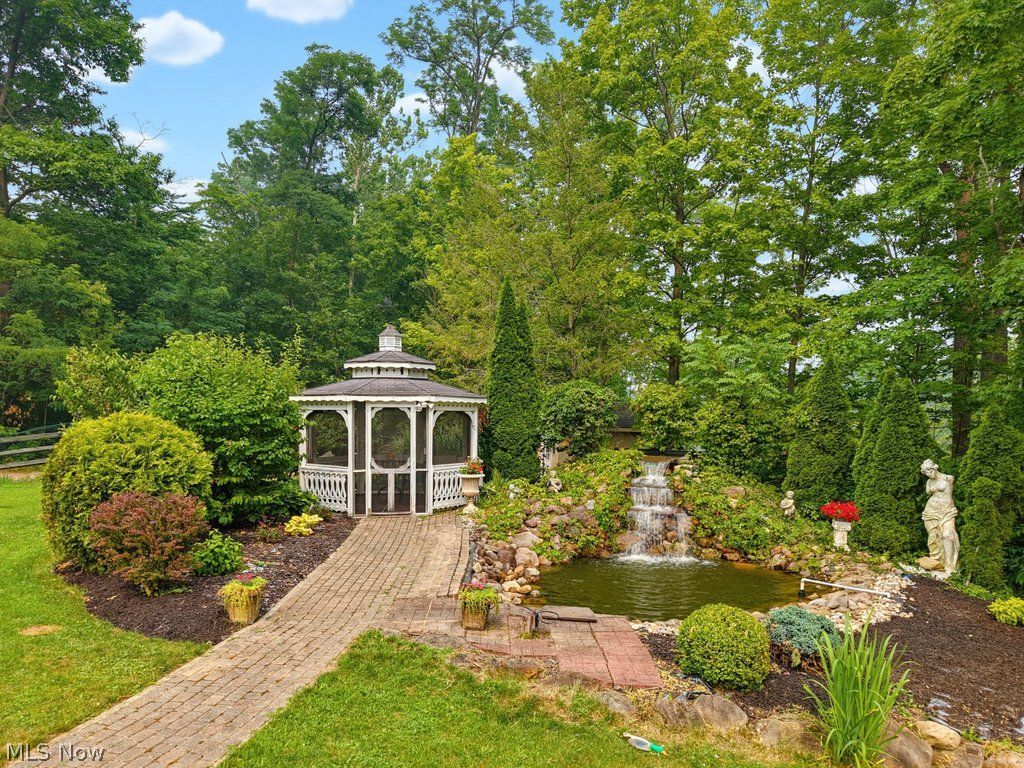 2080 Oxford Circle Hinckley OH 44233