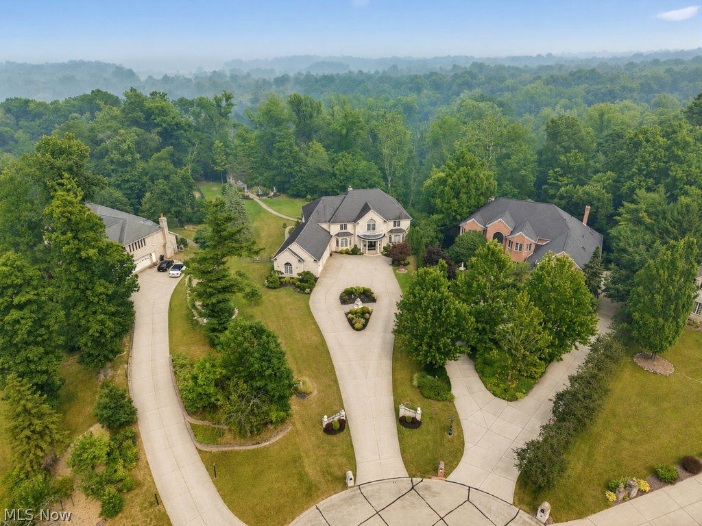 2080 Oxford Circle Hinckley OH 44233