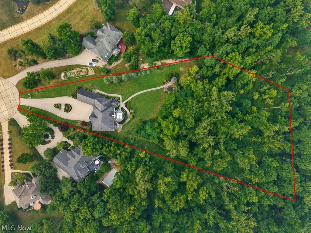 2080 Oxford Circle Hinckley OH 44233