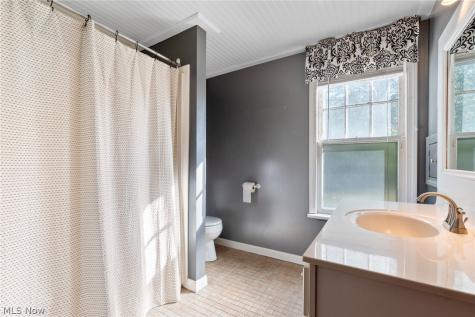 536 NW Jackson Avenue NW Massillon OH 44646