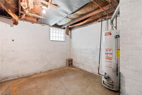 536 NW Jackson Avenue NW Massillon OH 44646