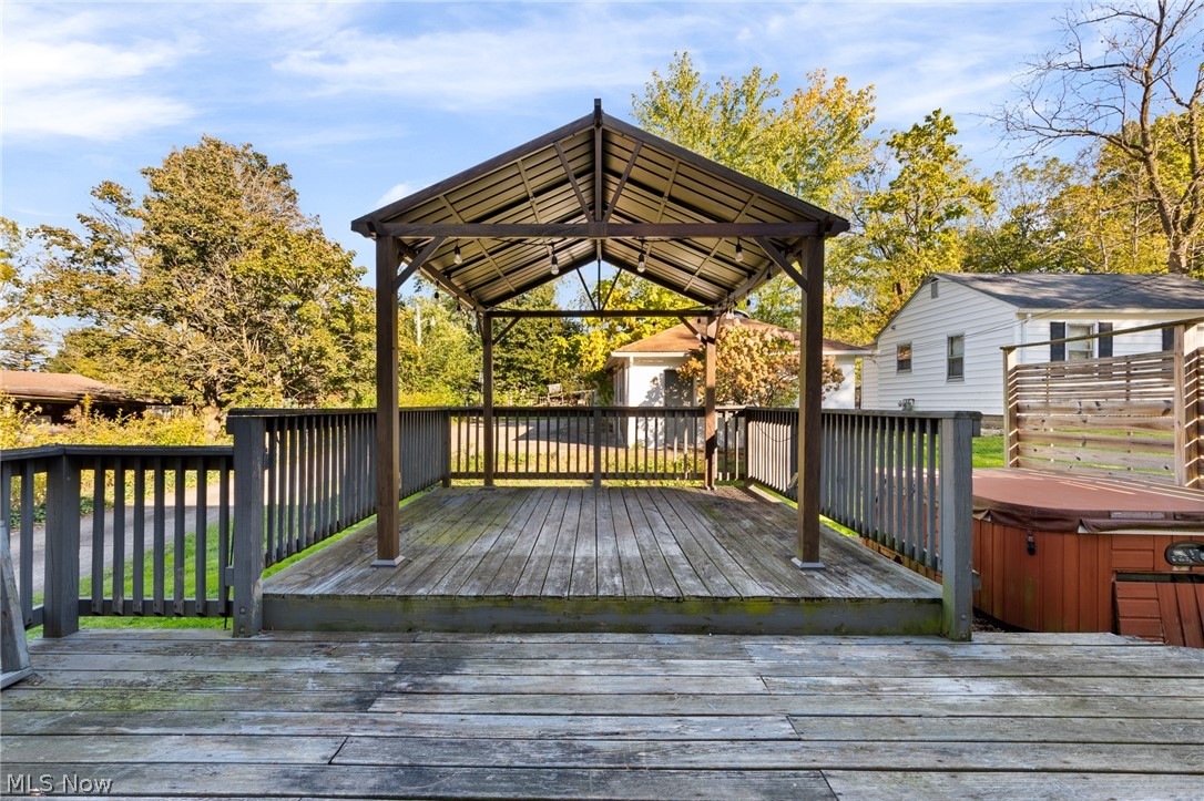 536 NW Jackson Avenue NW Massillon OH 44646