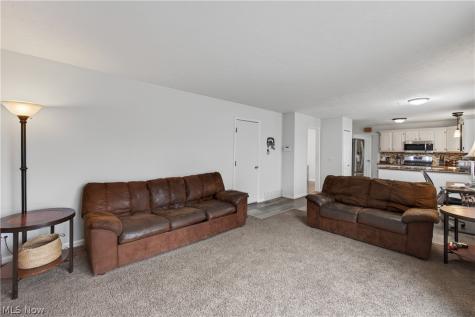 30 Chelmsford Drive Aurora OH 44202