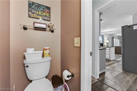 30 Chelmsford Drive Aurora OH 44202