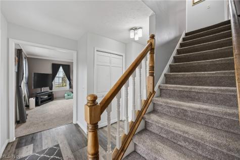30 Chelmsford Drive Aurora OH 44202