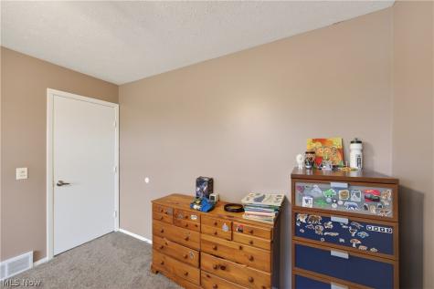 30 Chelmsford Drive Aurora OH 44202