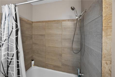30 Chelmsford Drive Aurora OH 44202